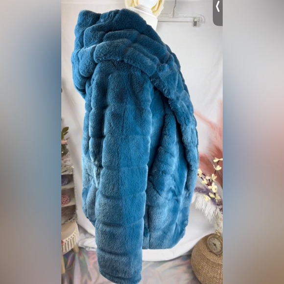 APPARIS Goldie Faux Fur Jacket Stone Blue NWOT - Picture 2 of 10